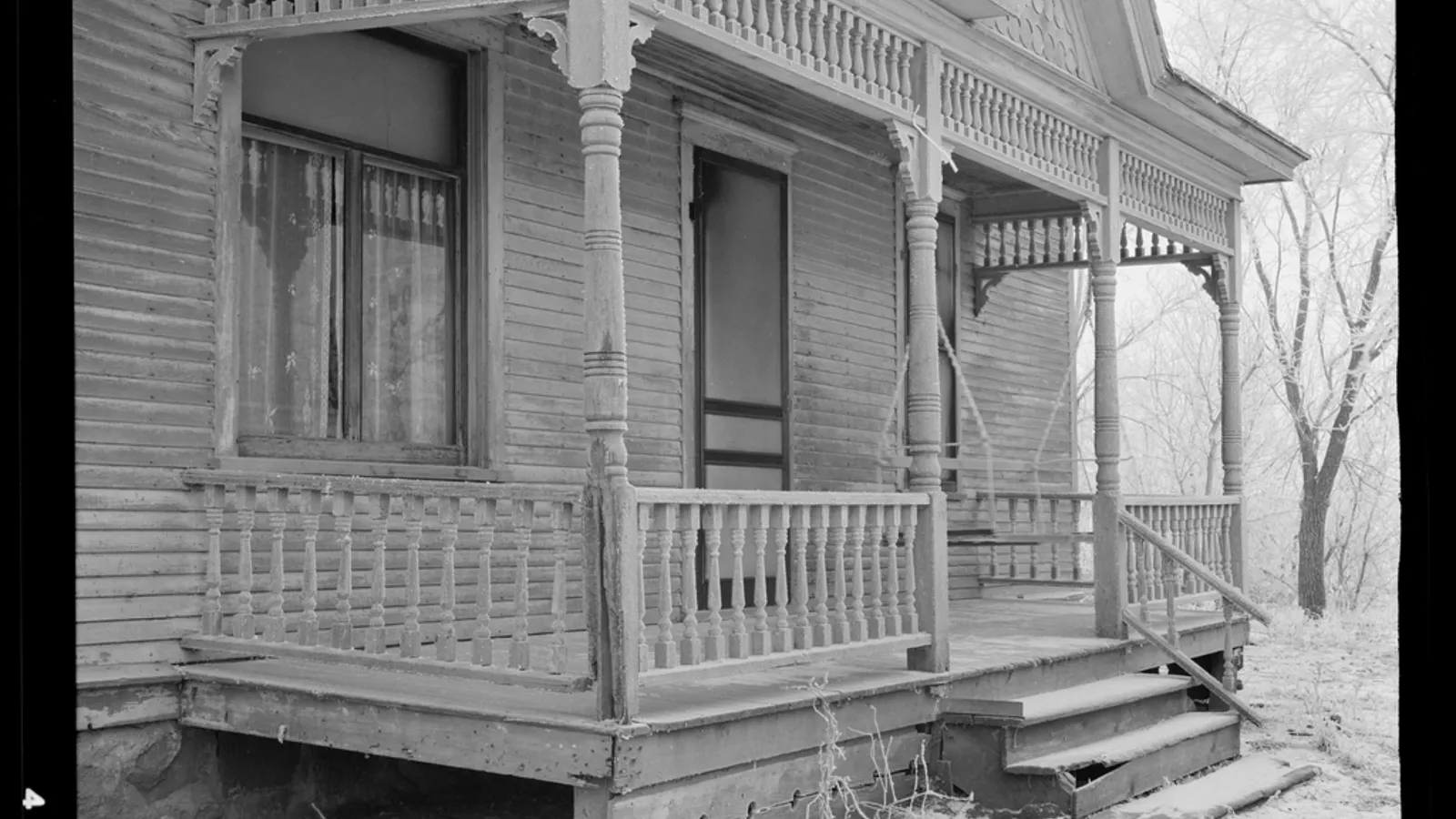 Front porch house Elmer Nelson